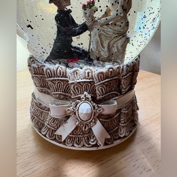Skeleton Musical Halloween Globe with Skeleton Couple Getting Married - Picture 5 of 9